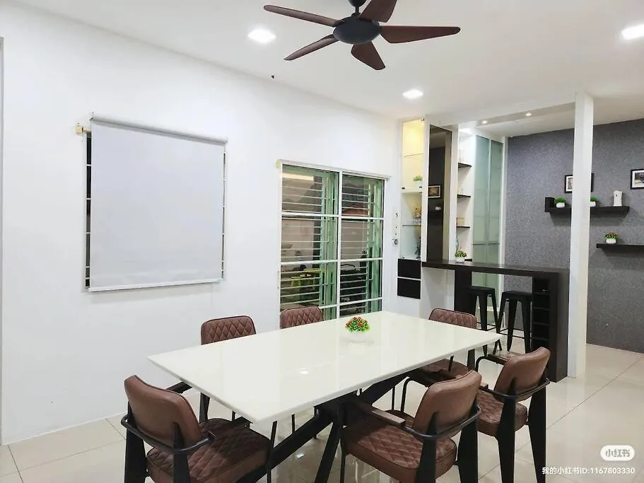 Tambun Lost World Luxury Villa 5Br/20 Pax/Mahjong/Karaok/Bbq/Garden Events 0*,  Malaysia