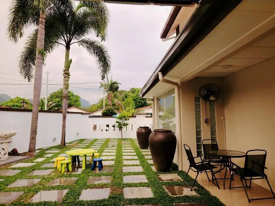 Tambun Lost World Luxury Villa 5Br/20 Pax/Mahjong/Karaok/Bbq/Garden Events Holiday home