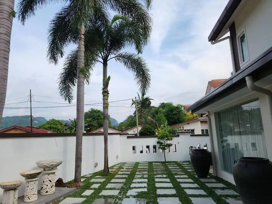 Tambun Lost World Luxury Villa 5Br/20 Pax/Mahjong/Karaok/Bbq/Garden Events Holiday home