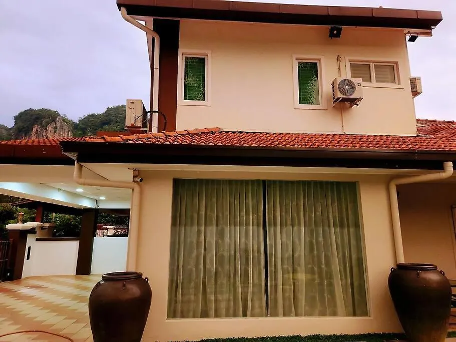 Tambun Lost World Luxury Villa 5Br/20 Pax/Mahjong/Karaok/Bbq/Garden Events Holiday home