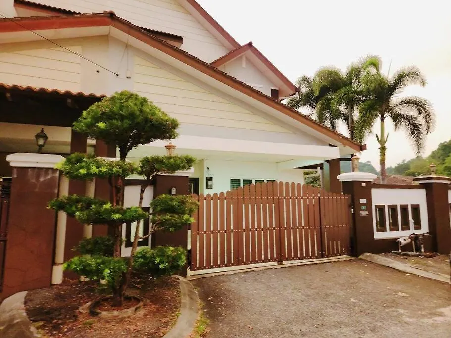 Tambun Lost World Luxury Villa 5Br/20 Pax/Mahjong/Karaok/Bbq/Garden Events Holiday home